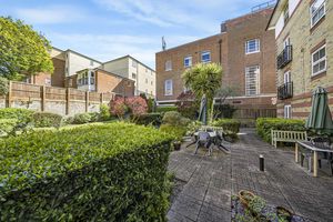 Communal Garden- click for photo gallery